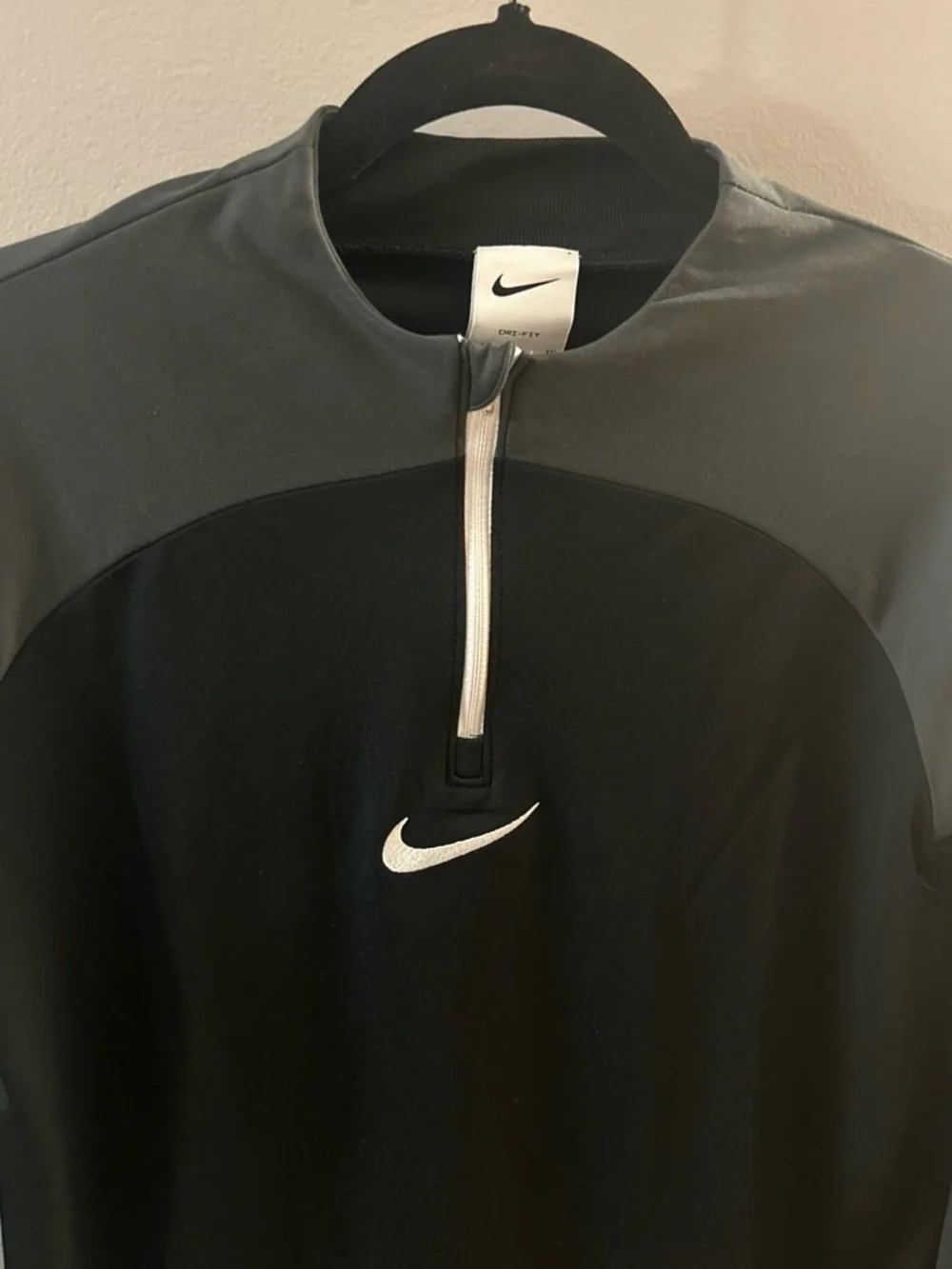 Nike Men’s Black and Charcoal Quarter-Zip Pullover